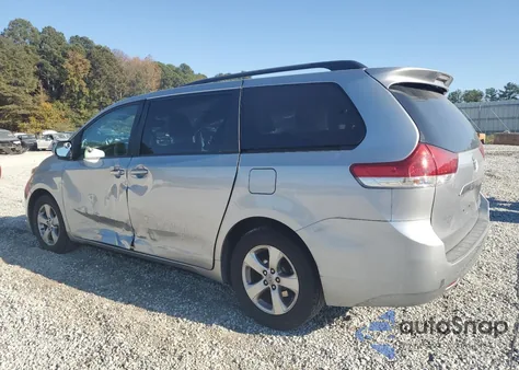 2013 Toyota Sienna Le из США, поврежденный, VIN 5TDKK3DCXDS354944